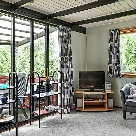 Two-bedroom Holiday In Ronne 3